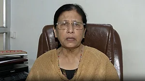 'बांग्लादेशी खिलाड़ी को टीम में लेना गलत तो पाकिस्तान के साथ क्यों खेला मैच', देवकीनंदन के बयान पर फौजिया खान का सवाल