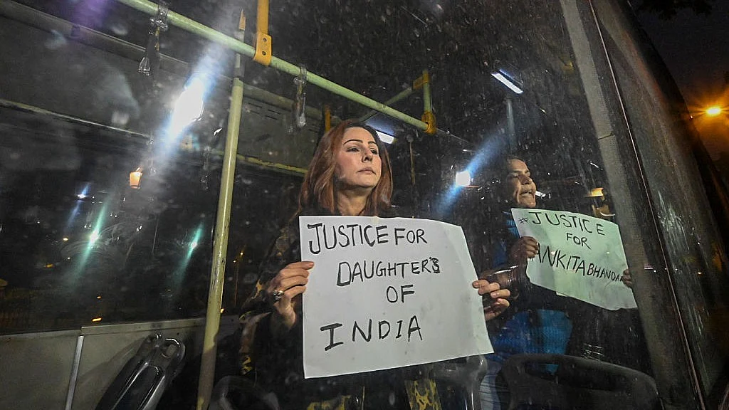 उन्नाव, उत्तराखंड और एमपी में महिलाओं पर अत्याचार करने वालों के साथ खड़ी सत्ता और उठते सवाल