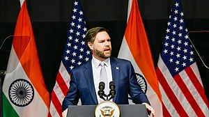 अमेरिका: उपराष्ट्रपति जेडी वेंस के घर पर हमला, घर की कई खिड़कियां टूटी, वीडियो और तस्वीरें आई सामने