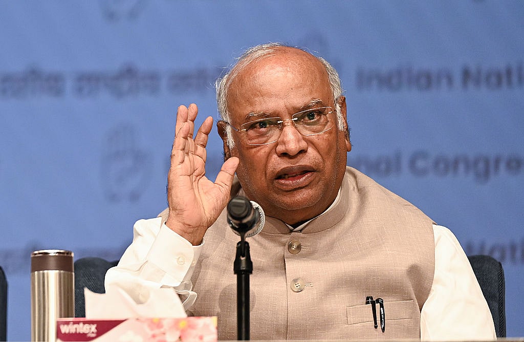 अमेरिकी राष्ट्रपति डोनाल्ड ट्रंप के बयान पर खड़गे का पीएम मोदी पर तंज, ‘मोगैम्बो खुश हुआ’