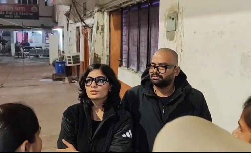 लोक गायिका नेहा सिंह राठौर को बड़ी राहत, सुप्रीम कोर्ट ने गिरफ्तारी से सुरक्षा प्रदान की