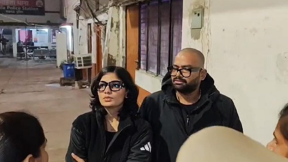 लोक गायिका नेहा सिंह राठौर को बड़ी राहत, सुप्रीम कोर्ट ने गिरफ्तारी से सुरक्षा प्रदान की