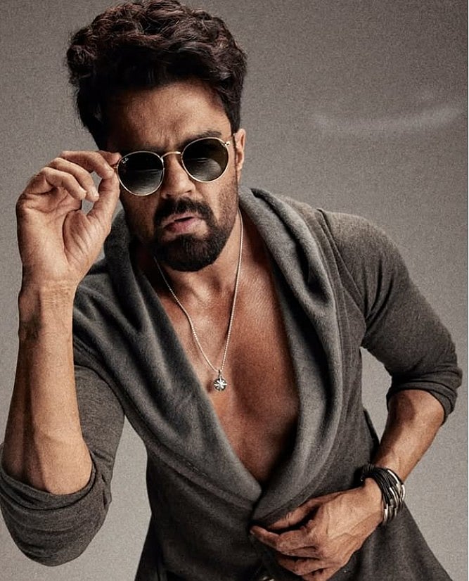 सिनेजीवन: बॉर्डर-2 से दिलजीत दोसांझ ने शेयर की अनसीन फोटो और कभी दो शब्द बोलने में भी कतराते थे ऋतिक