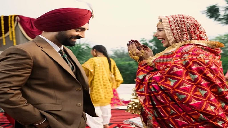 सिनेजीवन: बॉर्डर-2 से दिलजीत दोसांझ ने शेयर की अनसीन फोटो और कभी दो शब्द बोलने में भी कतराते थे ऋतिक