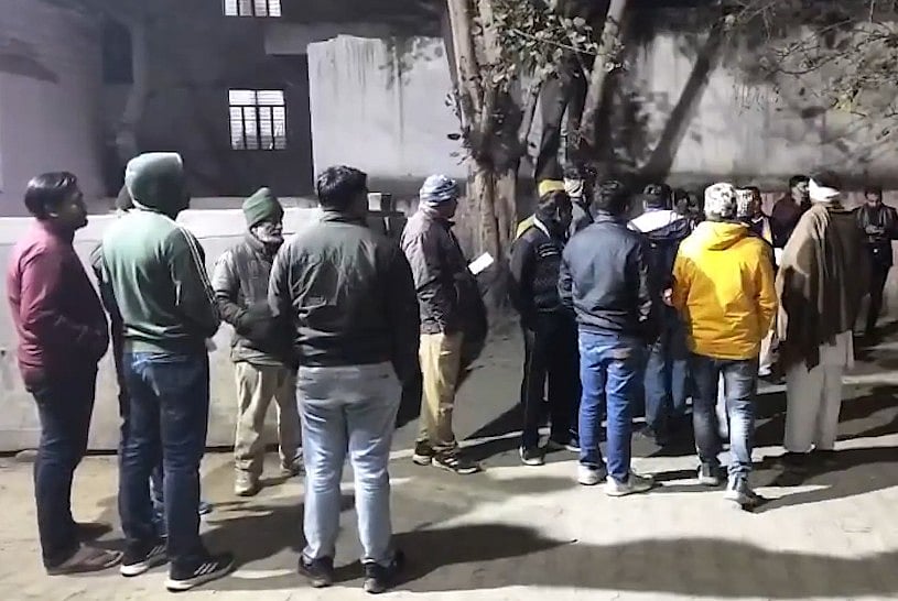 मेरठ में बेटी के अपहरण और मां की हत्या पर तनाव