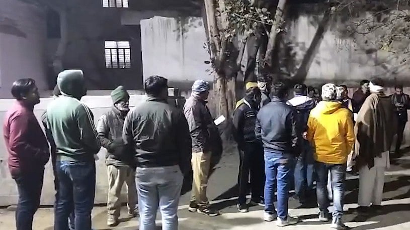 मेरठ में बेटी के अपहरण और मां की हत्या पर तनाव