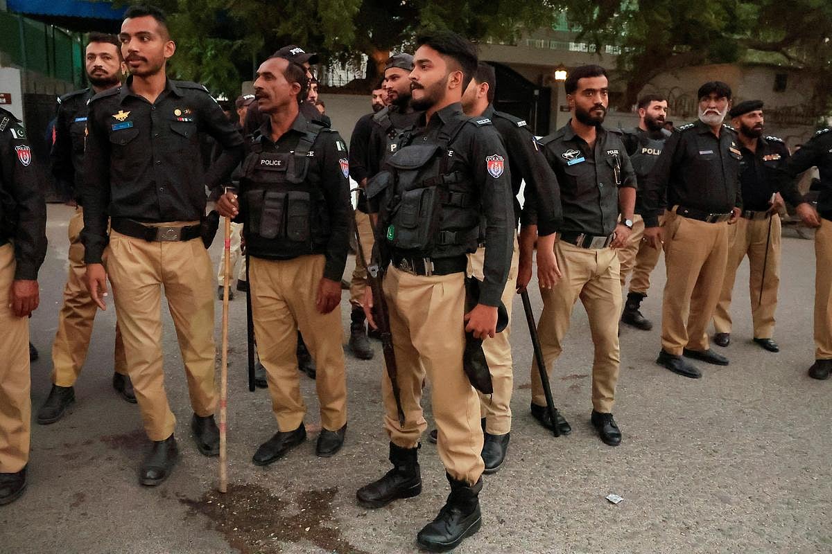 पाकिस्तान के खैबर पख्तूनख्वा में पुलिस वाहन को निशाना बना IED धमाका, 6 जवानों की मौत, कई घायल