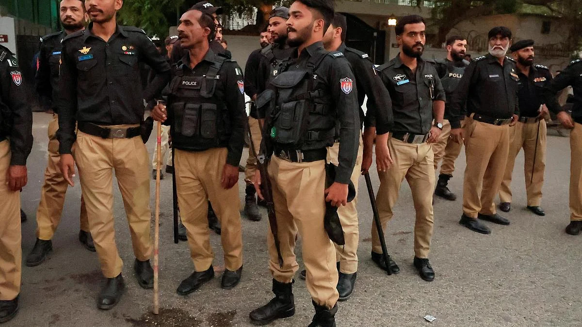 पाकिस्तान के खैबर पख्तूनख्वा में पुलिस वाहन को निशाना बना IED धमाका, 6 जवानों की मौत, कई घायल