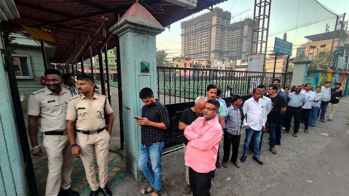 महाराष्ट्र के 29 नगर निगमों में गुरुवार को वोट डाले जा रहे हैं।