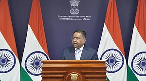 दुनिया की खबरें: ईरान की स्थिति पर भारत की भी नजर और ट्रंप समर्थक अमेरिकी भी उनकी आर्थिक नीतियों से नाखुश