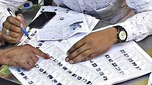 उत्तर प्रदेशः SIR के दावों से उलट जमीनी हालात