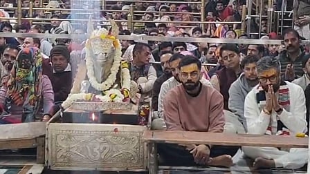 विराट कोहली और कुलदीप यादव भगवान महाकाल के दरबार में पहुंचे