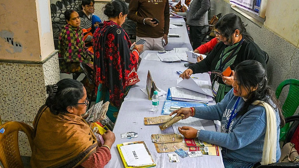 एसआईआर : छुपी तानाशाही का खामोश हमला