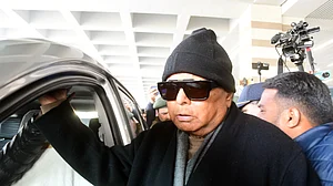 बड़ी खबर LIVE: आईआरसीटीसी मामले में लालू परिवार की याचिकाओं पर सोमवार को दिल्ली हाईकोर्ट में सुनवाई