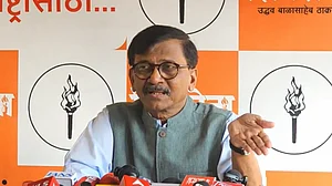 मुंबई मेयर सस्पेंस के बीच संजय राउत का शिंदे सेना पर हमला, बोले- ताज होटल को बना दिया जेल