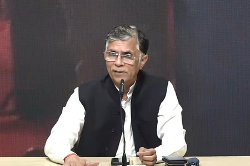 कांग्रेस ने शंकराचार्य अविमुक्तेश्वरानंद के अपमान पर बीजेपी को घेरा, कहा- राजा को संत के आगे नतमस्तक होना चाहिए