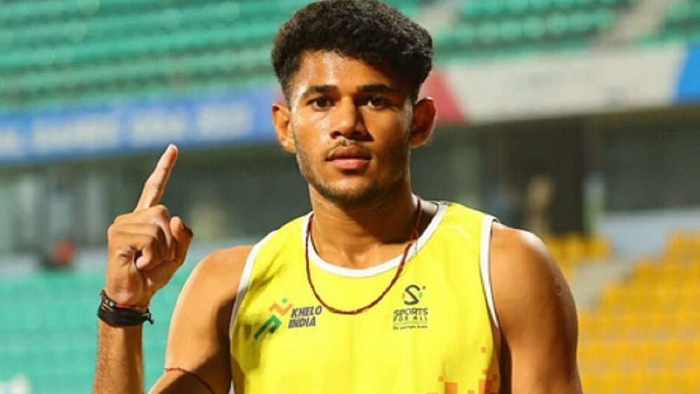 राष्ट्रीय रिकॉर्डधारी पोल वॉल्ट खिलाड़ी को टीटीई ने ट्रेन से उतारा, कोच को पोल साथ ले जाने के लिए भरना पड़ा दंड