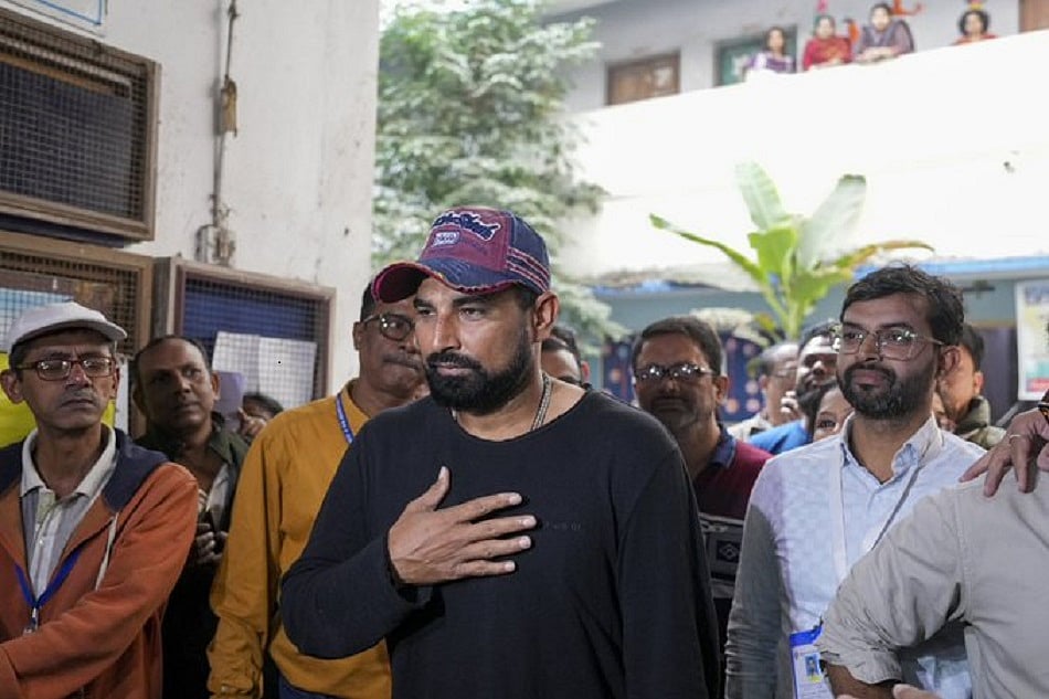 गेंदबाज मोहम्मद शमी कोलकाता में SIR सुनवाई के लिए पेश हुए, चुनाव आयोग ने भेजा था नोटिस