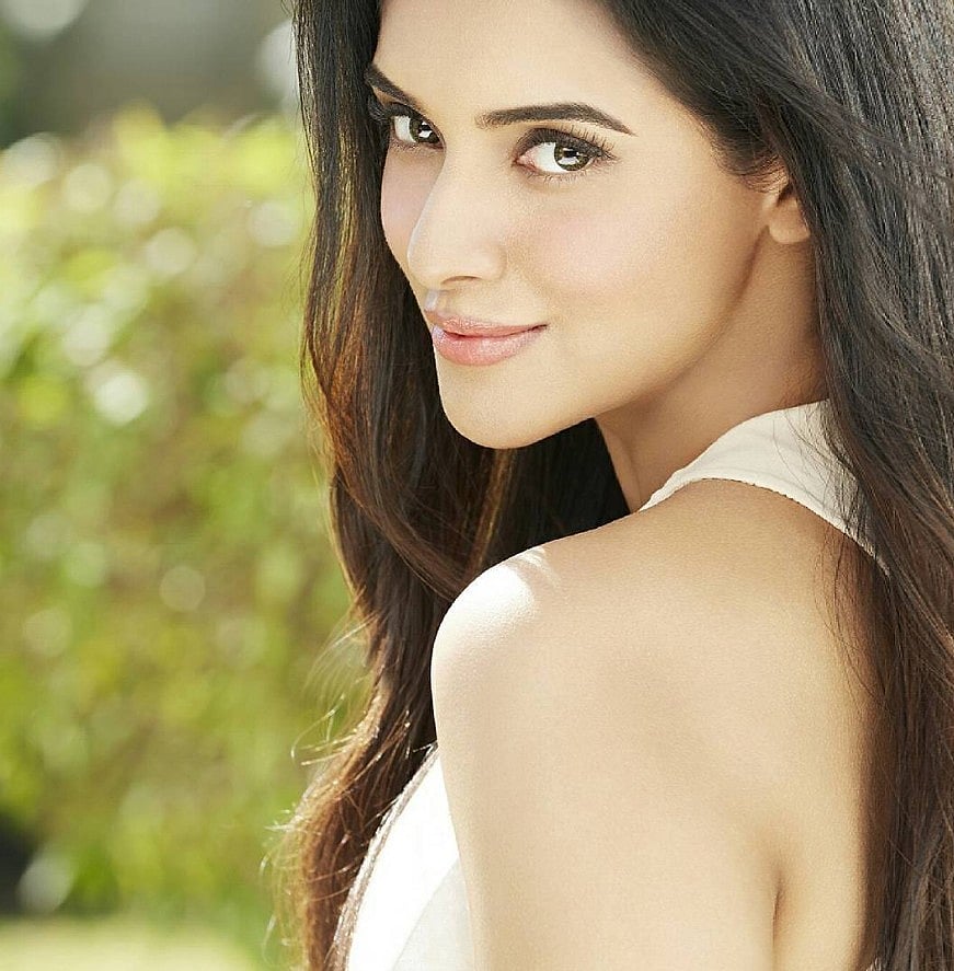 सिनेजीवन: टीजीएफ में शामिल हुए आमिर खान और असिन ने दिखाई एनिवर्सरी सेलिब्रेशन की झलक