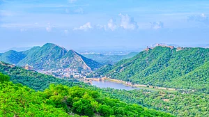 अरावली मामला: सुप्रीम कोर्ट ने कमेटी बनाने के निर्देश दिए, अवैध खनन पर राज्य सरकार को सख्त निर्देश