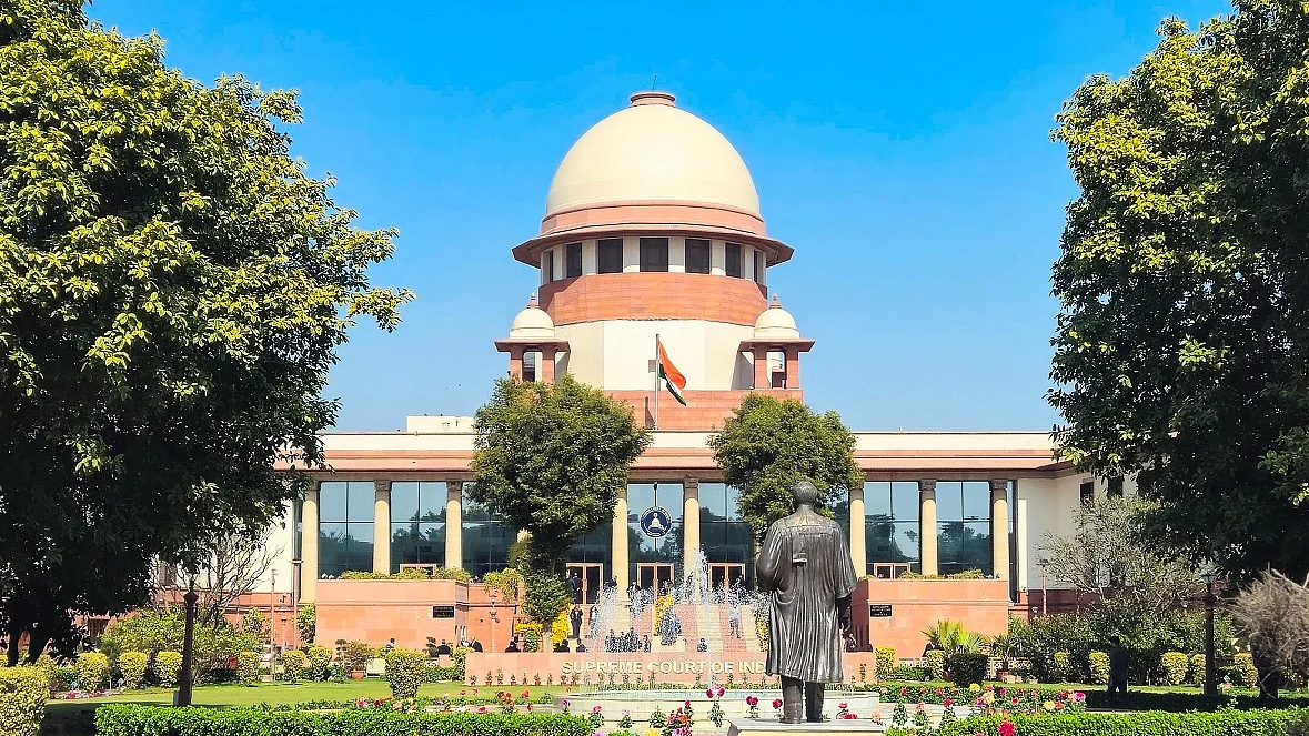 देश भर के स्कूलों में लड़कियों के लिए अलग टॉयलेट और सैनिटरी पैड की व्यवस्था की जाए, सुप्रीम कोर्ट का बड़ा आदेश