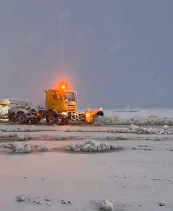 बर्फबारी के चलते श्रीनगर में हवाई सेवाएं बाधित