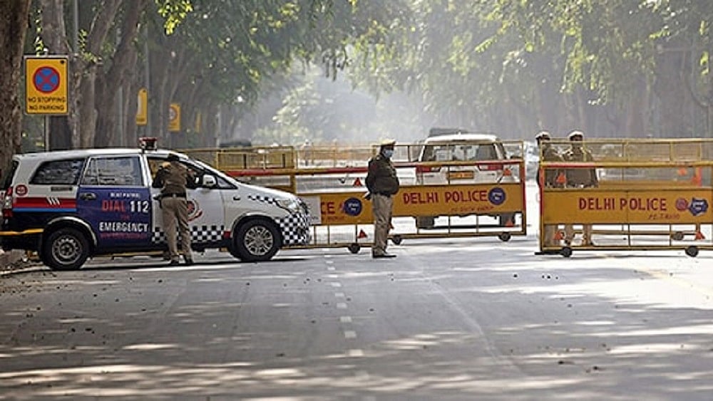 आज दिल्ली की कई सड़कें बंद, कई इलाकों में ट्रैफिक डाइवर्ट रहेगा, घर से निकलने से पहले जान लें ट्रैफिक एडवाइजरी