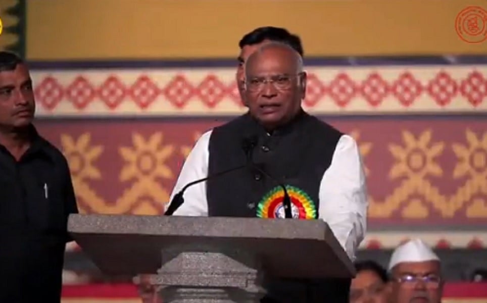 केंद्र विपक्ष शासित राज्यों को परेशान करने के लिए राज्यपालों को ‘कठपुतली’ बना रहा है: खड़गे