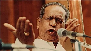 भीमसेन जोशी: जब ट्रेन में बिना टिकट पकड़े गए तो राग भैरव से जीता दिल, फिर सुरों से रच दी अमर विरासत