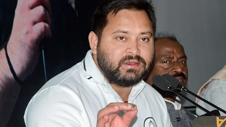 मशीन और मशीनरी के दम पर जीती 'मदमस्त' एनडीए सरकार को जागना होगाः तेजस्वी यादव