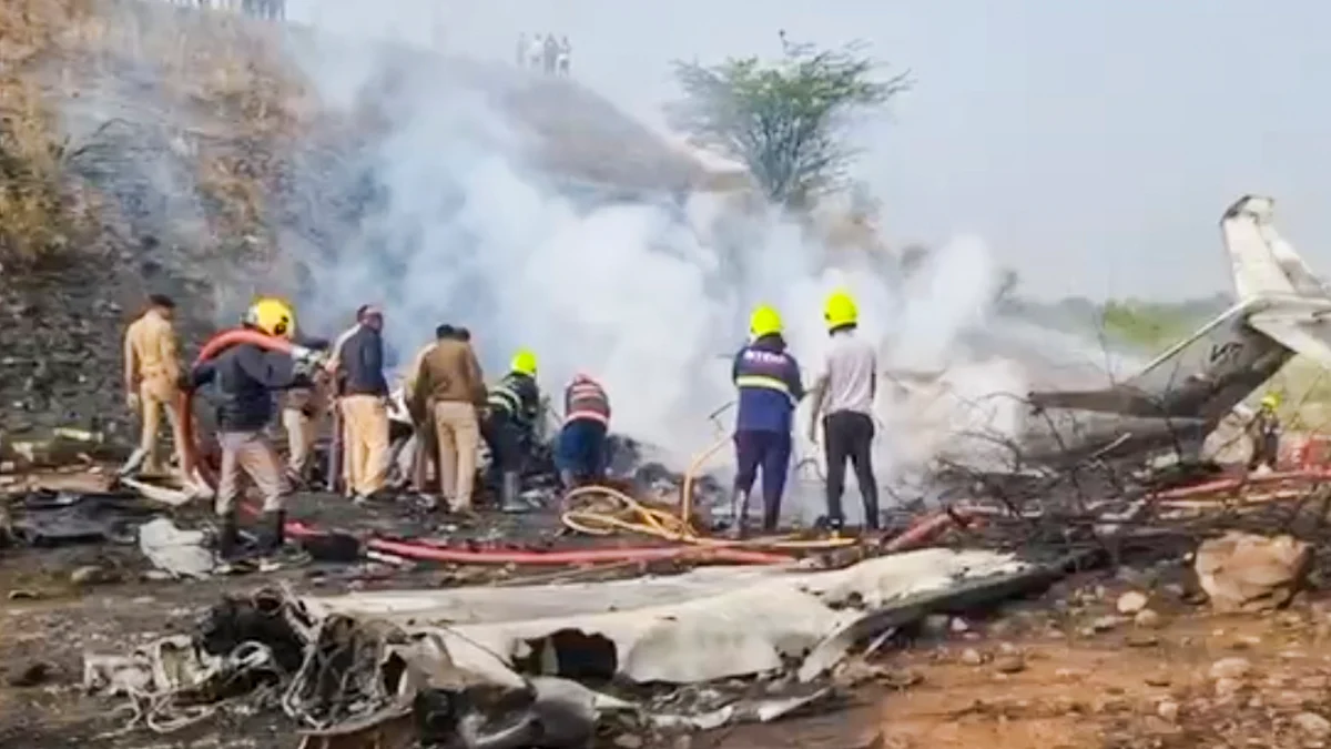 विमान हादसे में अजित पवार समेत 5 लोगों की मौत