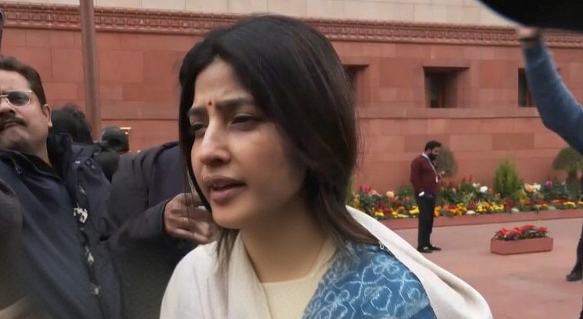 बजट पेश होने से पहले डिंपल यादव ने सरकार से सवाल पूछे 