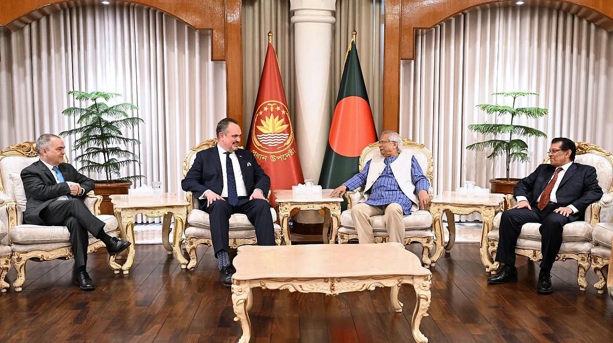 दुनिया: बांग्लादेश को लेकर अमेरिकी दूतावास ने जारी किया सुरक्षा अलर्ट और इजराइल गाजा की रफा सीमा चौकी को फिर से खोलेगा