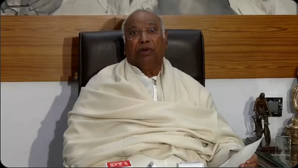 Budget 2026: खड़गे ने बजट को बताया खाली और विफल, बोले- मोदी के पास अब आईडिया खत्म हो गए