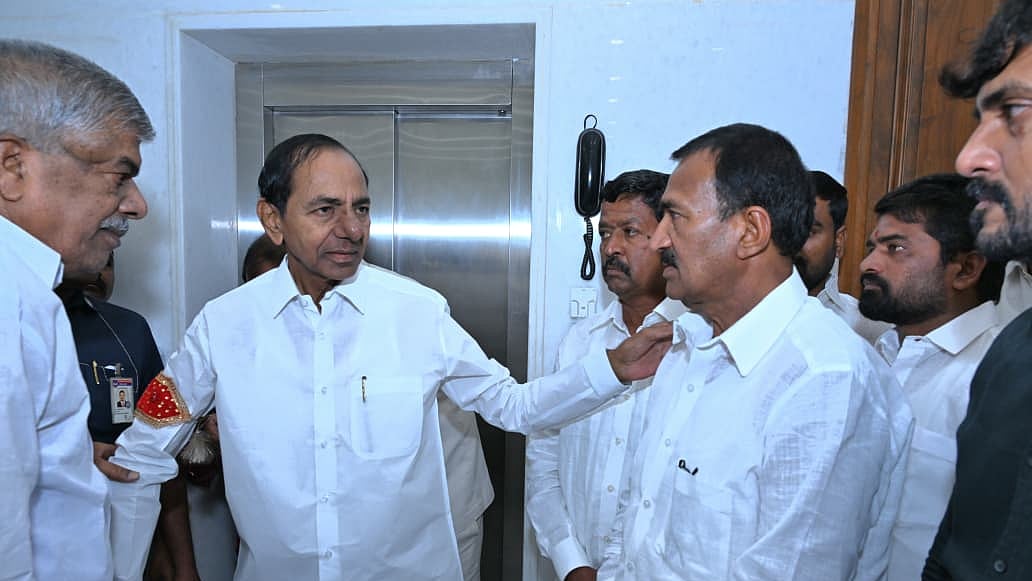 तेलंगाना के पूर्व मुख्यमंत्री केसीआर से फोन टैपिंग मामले में एसआईटी ने पूछताछ की