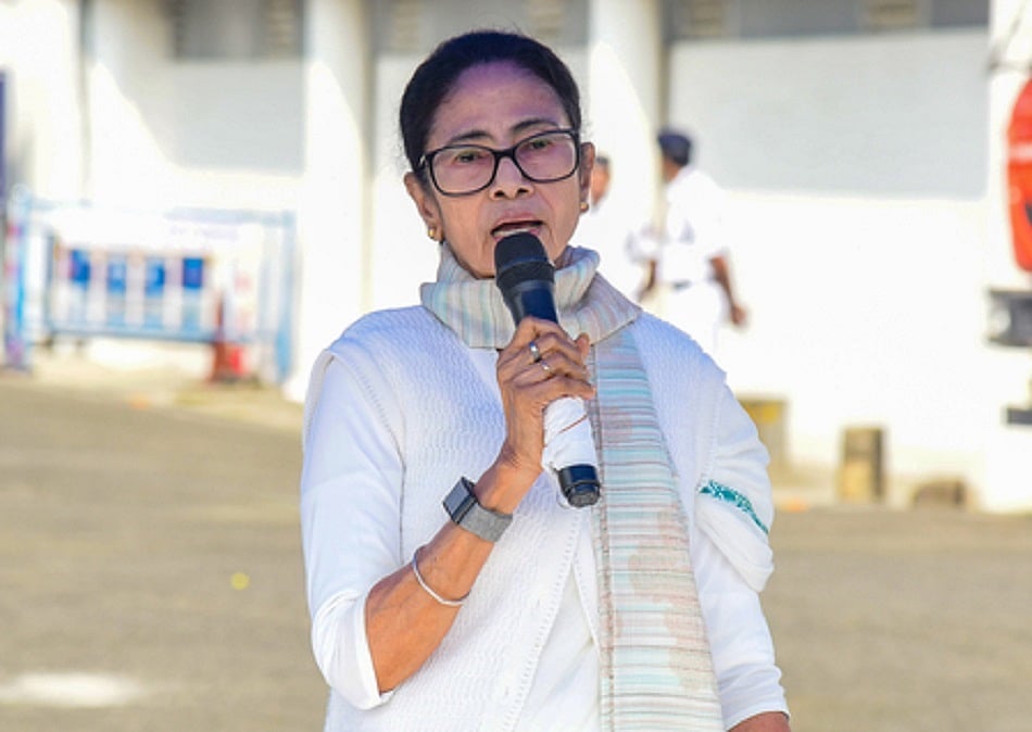 ममता बनर्जी ने सुप्रीम कोर्ट में SIR के खिलाफ दायर की याचिका, चुनाव आयोग और सीईओ को बनाया पक्षकार