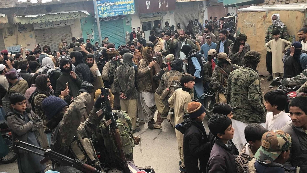 पाकिस्तान में बलूच विद्रोहियों का कहर, हमलों में 80 से ज्यादा सुरक्षा कर्मियों की गई जान