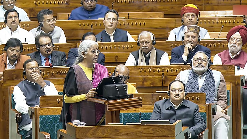 बजट में चुनावी राज्यों पर खास मेहरबानी