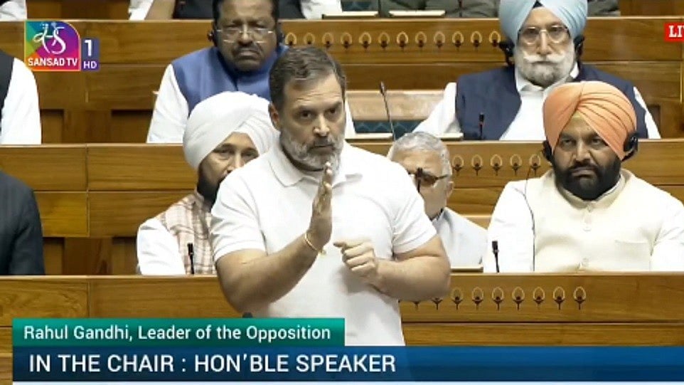 फोटोः वीडियोग्रैब