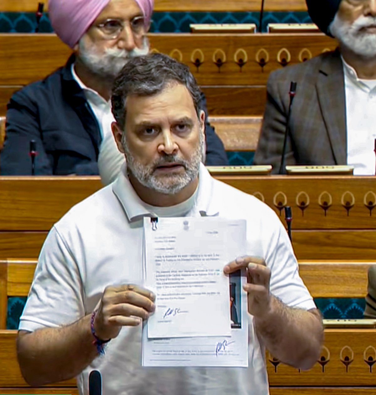 बड़ी खबर LIVE: बिरला को राहुल गांधी का पत्र, सरकार के इशारे पर आपने बोलने से रोका, यह लोकतंत्र पर काला धब्बा