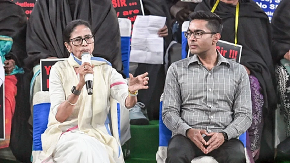 'टीएमसी विधायकों वाली सीटों से कई मतदाता हटाए जा रहे हैं', ममता बनर्जी ने चुनाव आयोग पर गंभीर आरोप लगाए