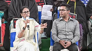 'टीएमसी विधायकों वाली सीटों से कई मतदाता हटाए जा रहे हैं', ममता बनर्जी ने चुनाव आयोग पर गंभीर आरोप लगाए