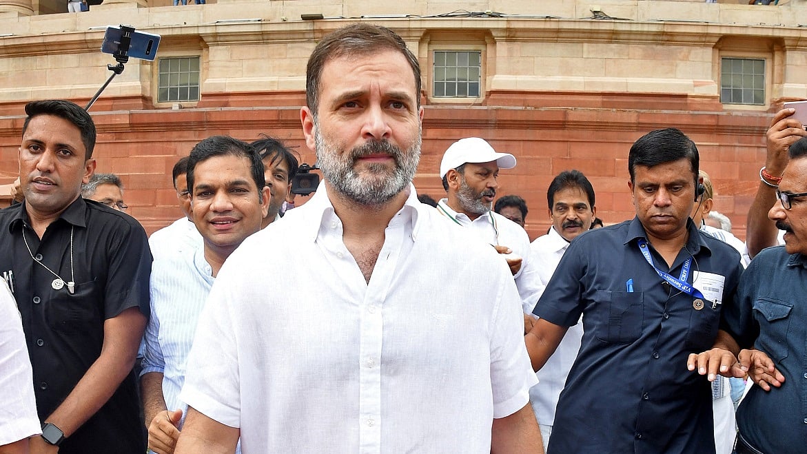 सरकार के इशारे पर आपने बोलने से रोका, यह लोकतंत्र पर काला धब्बा- राहुल गांधी ने बिरला को लिखा पत्र