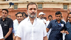 सरकार के इशारे पर आपने बोलने से रोका, यह लोकतंत्र पर काला धब्बा- राहुल गांधी ने बिरला को लिखा पत्र