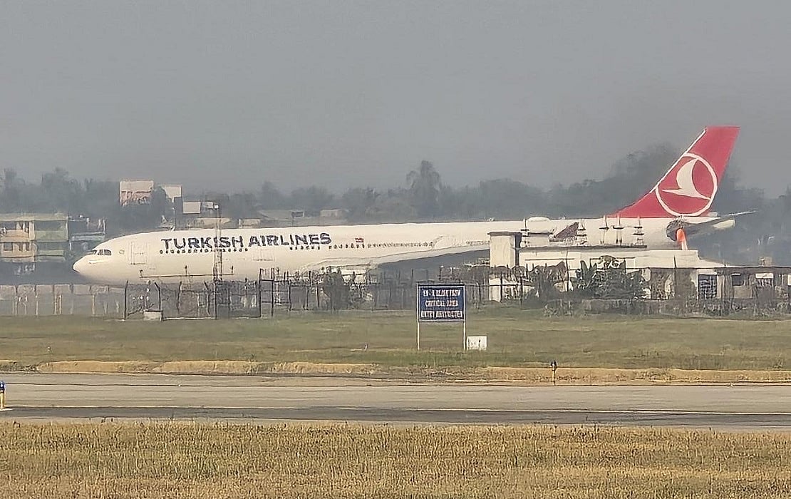 नेपाल से इस्तांबुल जा रहे तुर्की एयरलाइंस के विमान के इंजन में लगी आग, कोलकाता एयरपोर्ट पर आपात लैंडिंग कराई गई