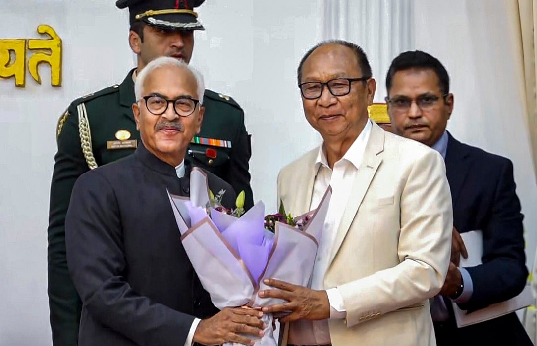 वाई खेमचंद सिंह ने ली मणिपुर के सीएम पद की शपथ, नेमचा किपगेन और लोसी दिखो बने डिप्टी सीएम
