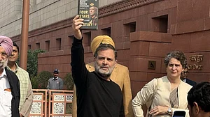 पीएम मोदी ने संसद में अपना भाषण टाला, राहुल गांधी बोले- डरे हुए हैं, सच्चाई का सामना नहीं करना चाहते