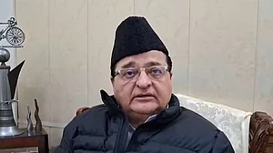 '...तो फिर चुनाव कराने का क्या मतलब है?' एसटी हसन ने चुनाव आयोग बताया BJP का विंग