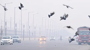 दिल्ली-NCR में मौसम में बदलाव के संकेत, तापमान में बढ़ोतरी के साथ वायु गुणवत्ता फिर खराब श्रेणी में