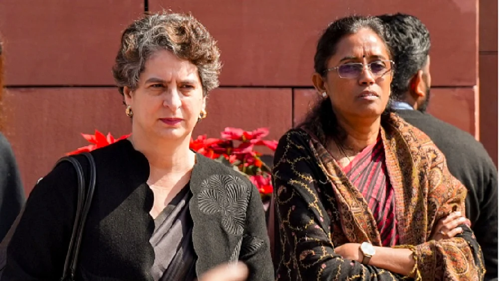 प्रियंका ने बिरला के दावे को बताया झूठ, कहा- पीएम सदन में आने की हिम्मत नहीं कर पाए, स्पीकर के पीछे छिप रहे हैं